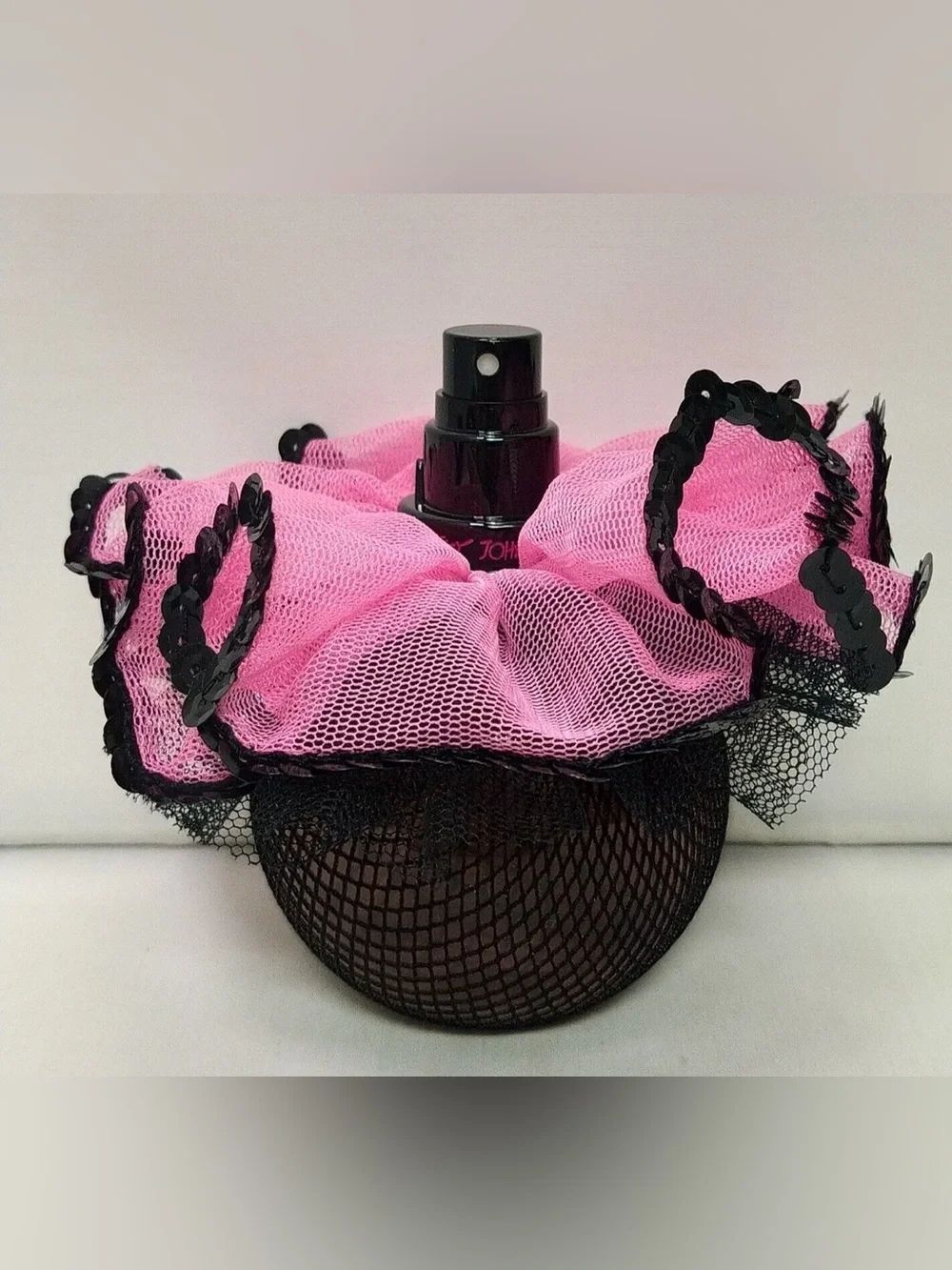 Betsey Johnson Too Too Eau De Parfum 3.4/oz Black Mesh Bottle with Pink Trim